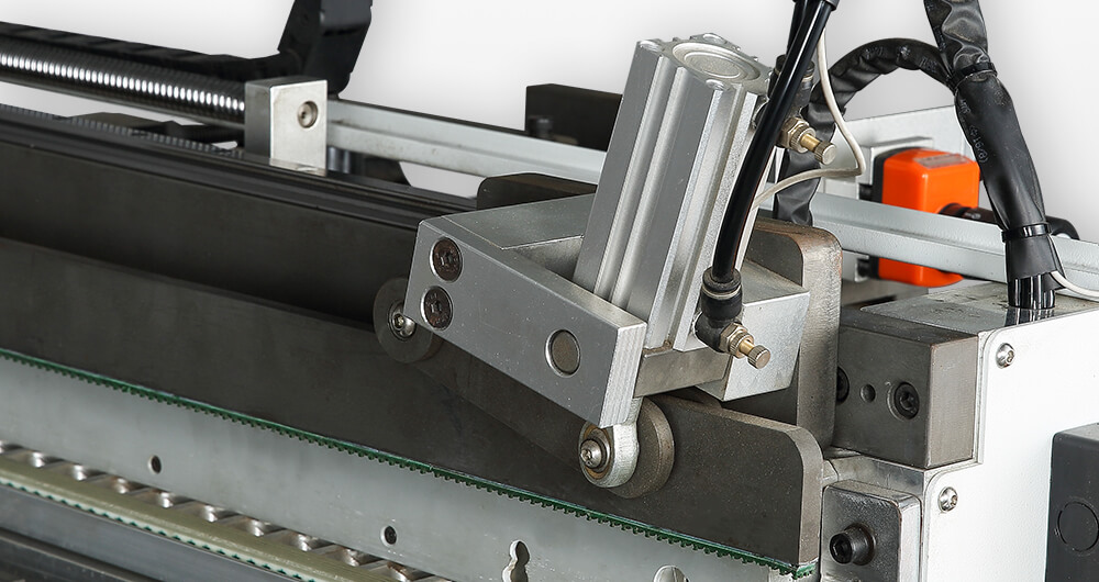 滚珠丝杠传动定位装置