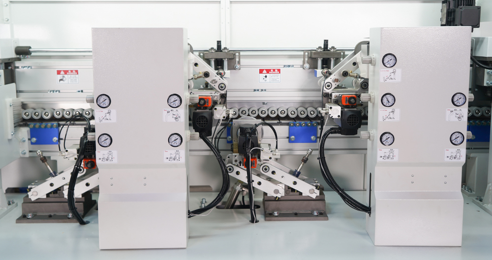 四刀高速仿形跟踪装置