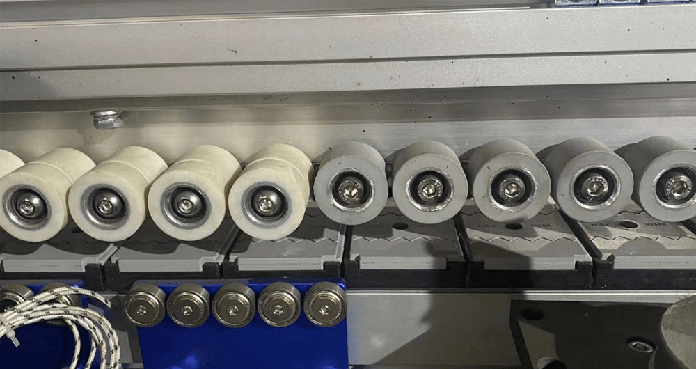 包浆辅助托与压轮